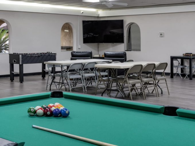 Hacienda Village MHC in Winter Springs, Florida offers clubhouse, game room, Free WiFi