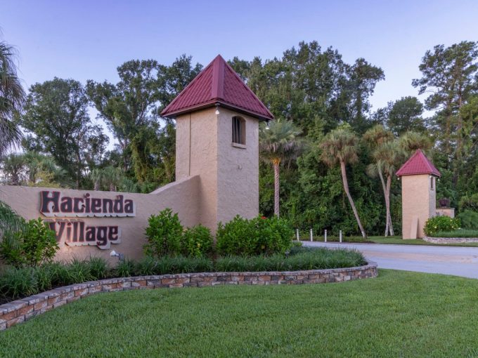 Hacienda Village MHC Entrance